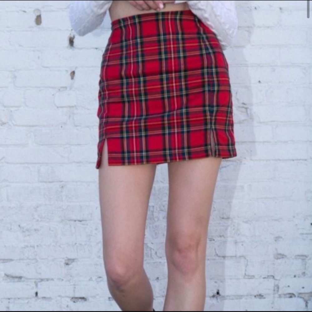 NWOT brandy Melville plaid cara skirt